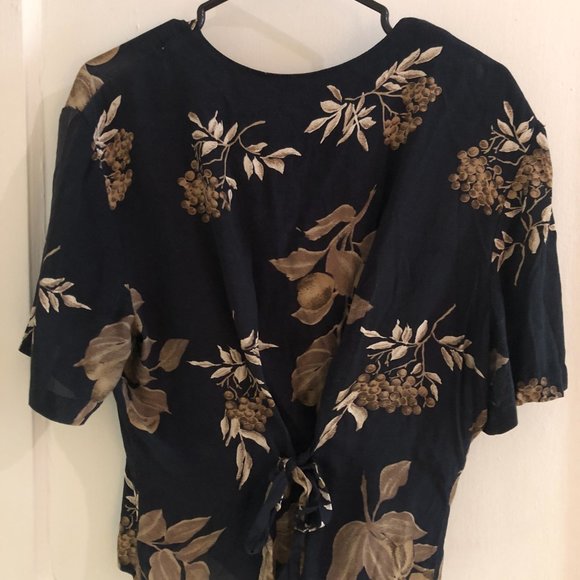 Women's Floral Blouse - Picture 3 of 4